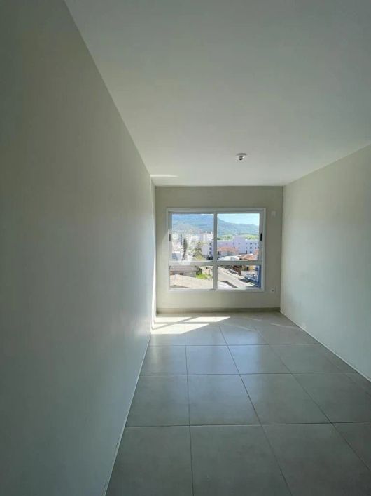 Apartamento estudio com 01 dormitório, muito bem localizado, próximo a rede de s