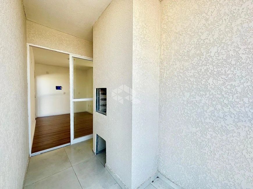 Apartamento com 02 quartos, churrasqueira e sacada à venda no bairro Camobi em Santa Maria.