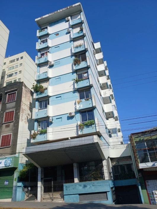 Apartamento No Centro De 3 Dormitórios, Suíte, Sala De Estar, Banheiro Social, C