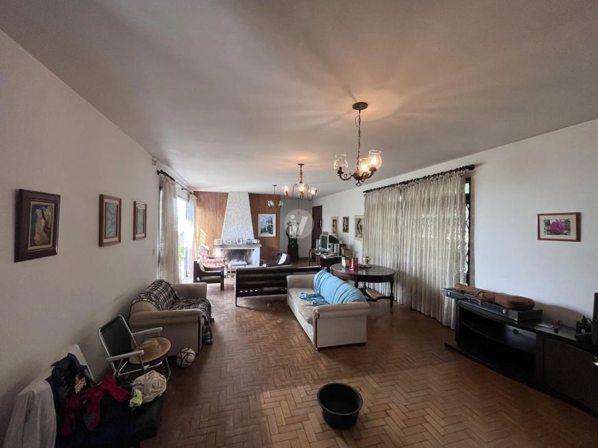 Casa térrea 4 dormitórios com suíte no Lourdes