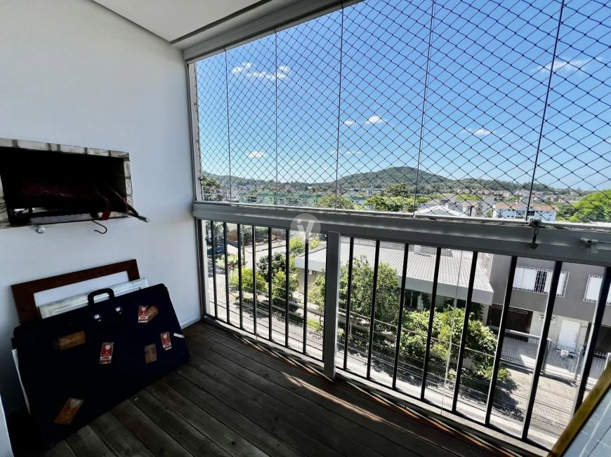 Apartamento de frente, 2 dormitórios com suíte no bairro Lourdes