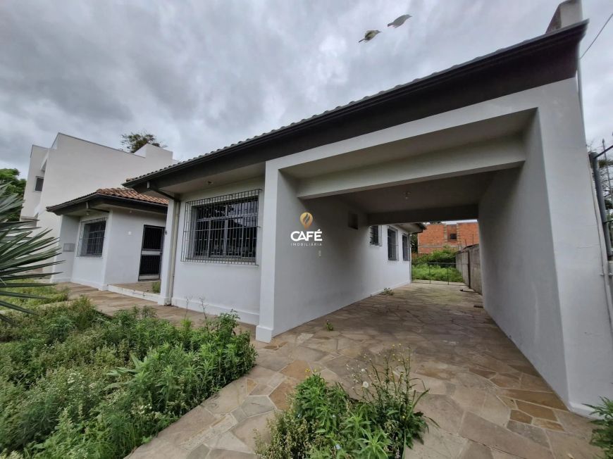Casa com amplo terreno, muito espaço pra sua família no bairro Perpetuo Socorro