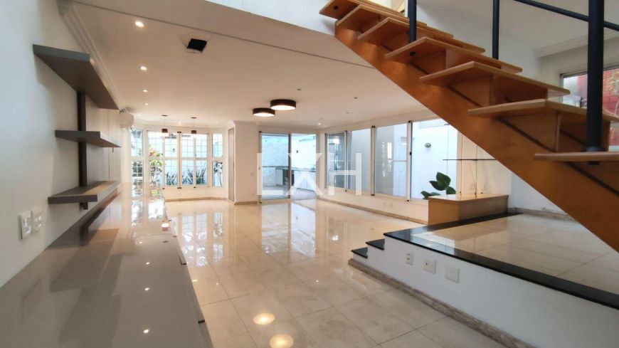 Casa em condomínio no Alto de Pinheiros á venda