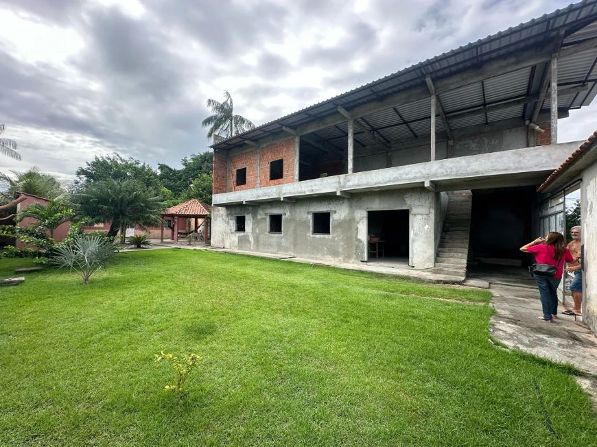 Oportunidade | Casa com Lote Amplo | Apartamentos ( Falta Finalizar ) | Águas Claras |15x35
