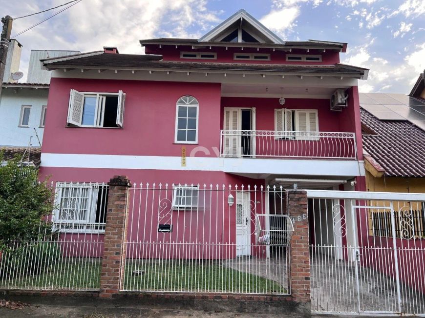 Sobrado 3 dormitórios no bairro Bela Vista em Gravataí