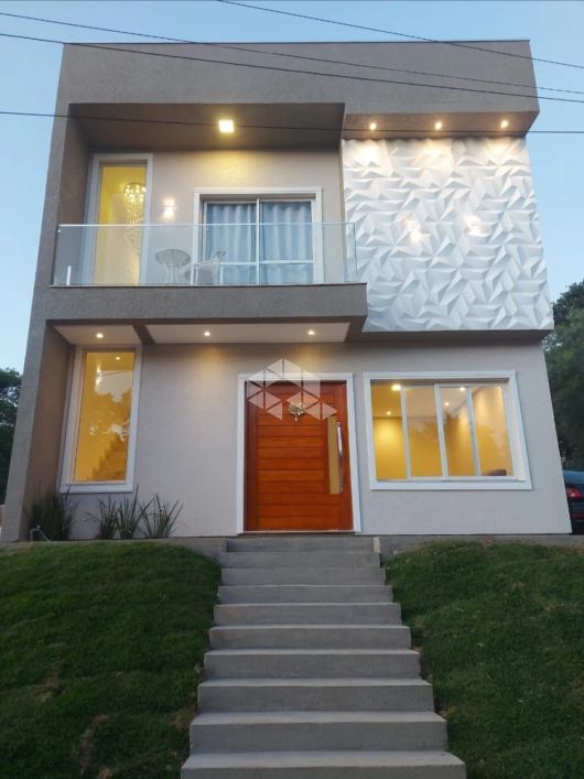 Casa no Condomínio Fechado Lucchese, 02 dormitórios sendo uma suíte master com closet e sacada