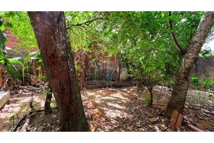 Linda Casa com 02 quartos e quintal na Cidade Nova / Villa Real