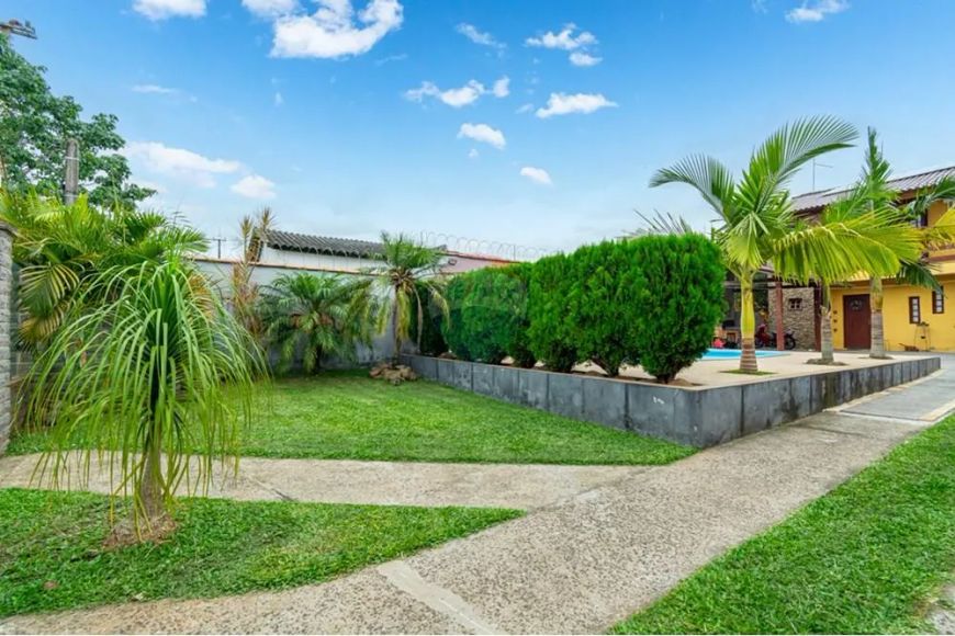 Sobrado com Piscina na COHAB A, Gravataí - Imperdível!