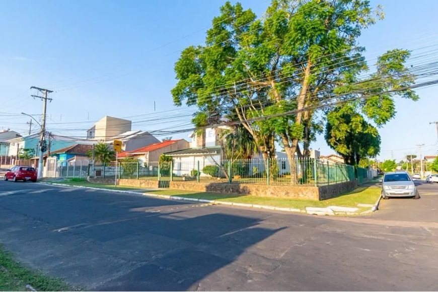 Terrenos de esquina na área central do Parque dos Anjos, com 1144m²
