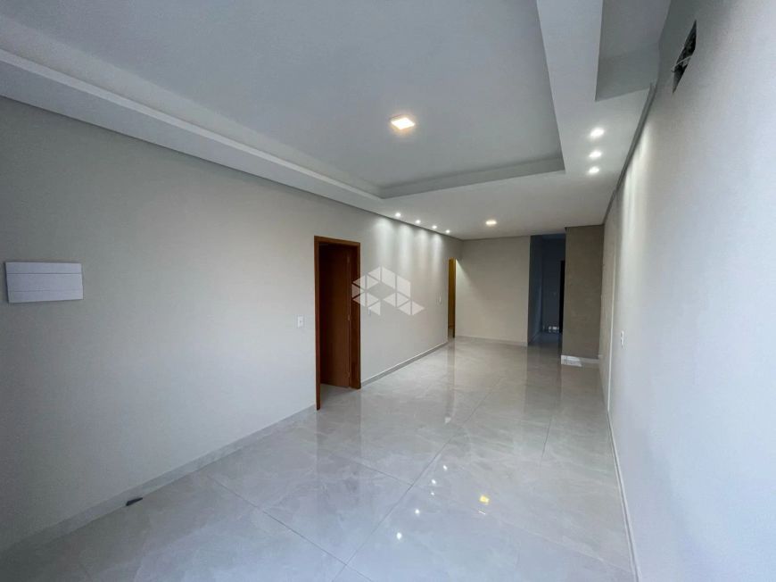 Linda casa Térrea, 3 Dormitórios sendo 1 suíte , localizado no Bairro Reserva Bela Vista.