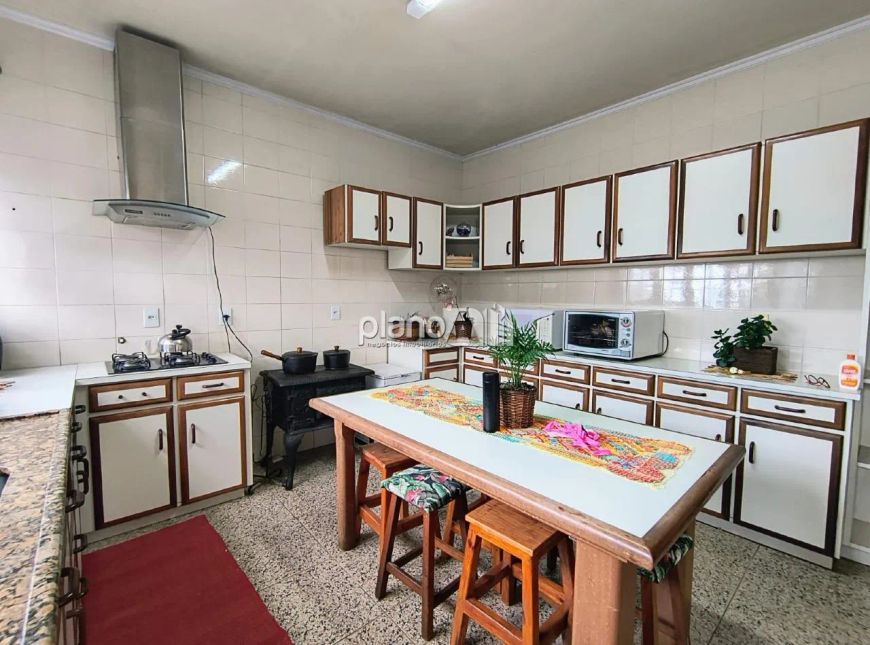 Casa à venda, com 400m², 3 quartos 1 suíte - Dom Feliciano - Gravataí / RS por R$ 1.170.000,00