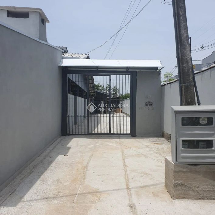 UM CONDOMÍNIO SÓ SEU! SÃO 04 CASAS...