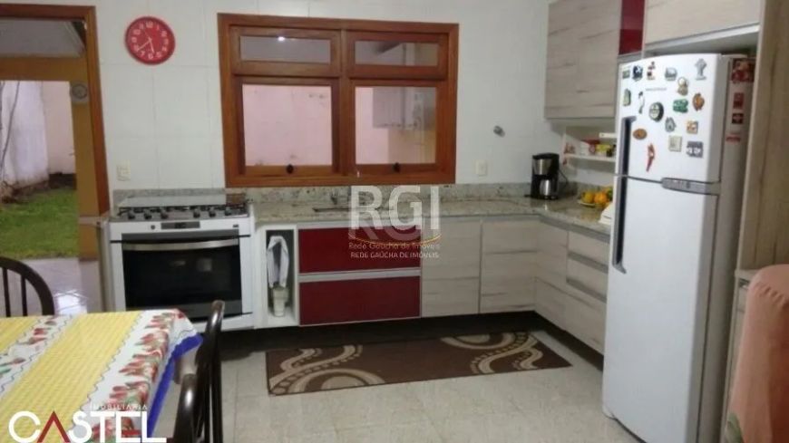 Casa para Venda - 350m², 4 dormitórios, sendo 1 suites, 2 vagas - Orico
