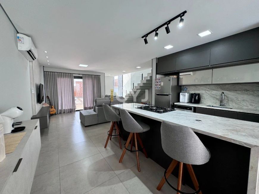 Casa 3 dormitórios com suíte no bairro Jensen, em Gravataí