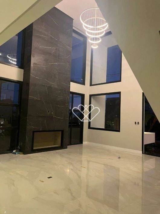 Casa de Alto Padrão no Condomínio Cyrela, Gravataí - Conforto, Segurança e Lazer para Sua Família!