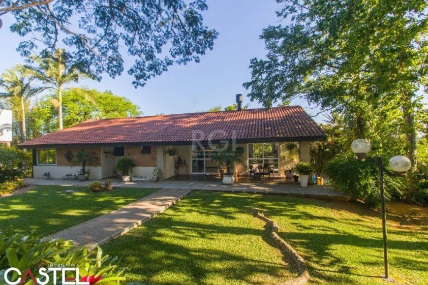 Casa Condominio para Venda - 360m², 3 dormitórios, sendo 2 suites, 6 vagas - Vil