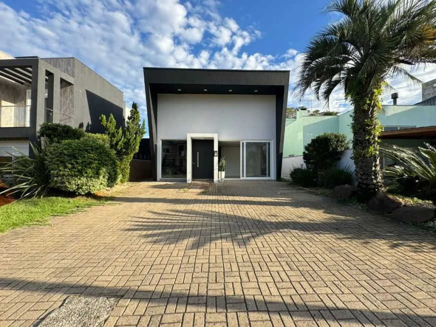 Casa com 2 Dormitórios, Área Gourmet e Piscina no Villa Lucchesi: Seu Novo Lar Espera Por Você!