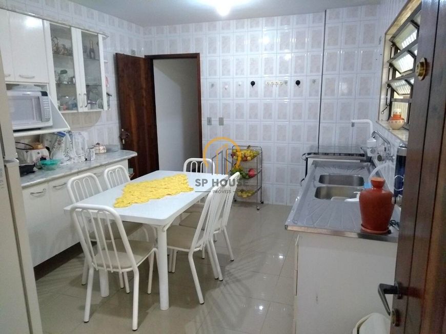 Sobrado para venda no Bosque da Saúde, 5 quartos, 2 suítes, 4 vagas de garagem, 200m²