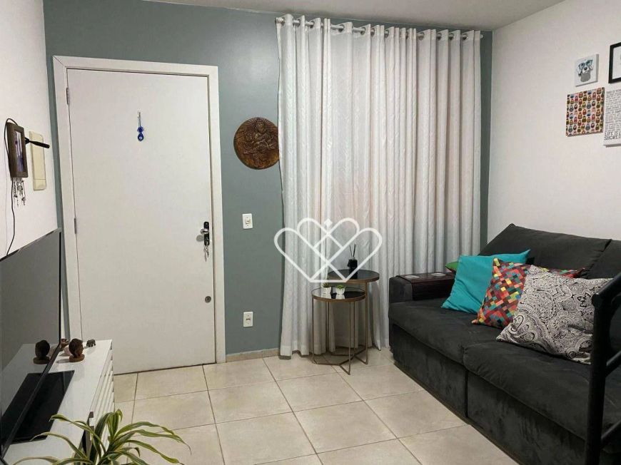 Casa com 2 Dormitórios e Churrasqueira em Condomínio Fechado - Conforto e Segurança