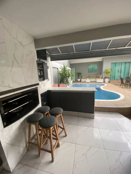 Casa duplex com piscina em Planalto - Manaus - AM