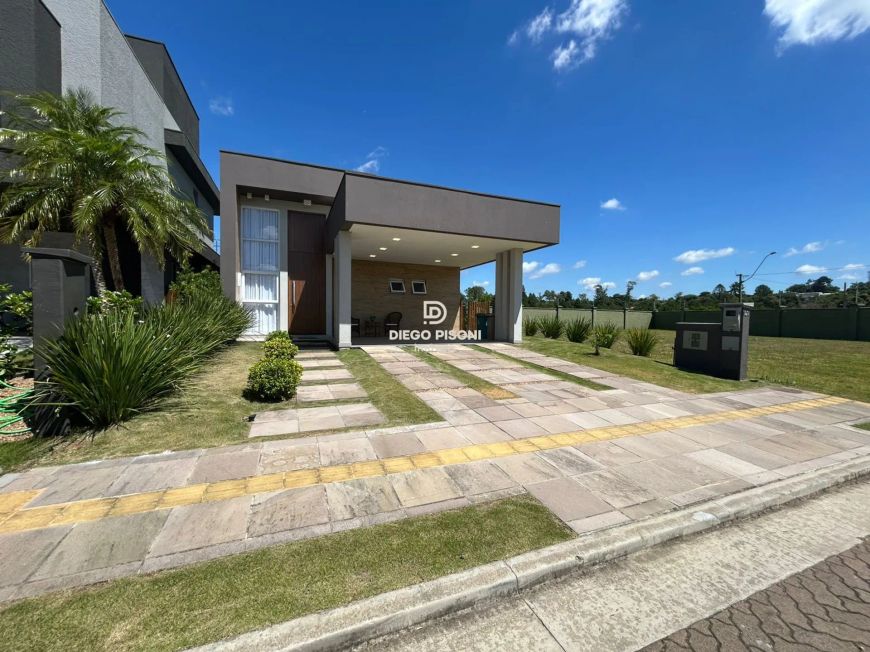 Linda casa mobiliada em condomínio fechado