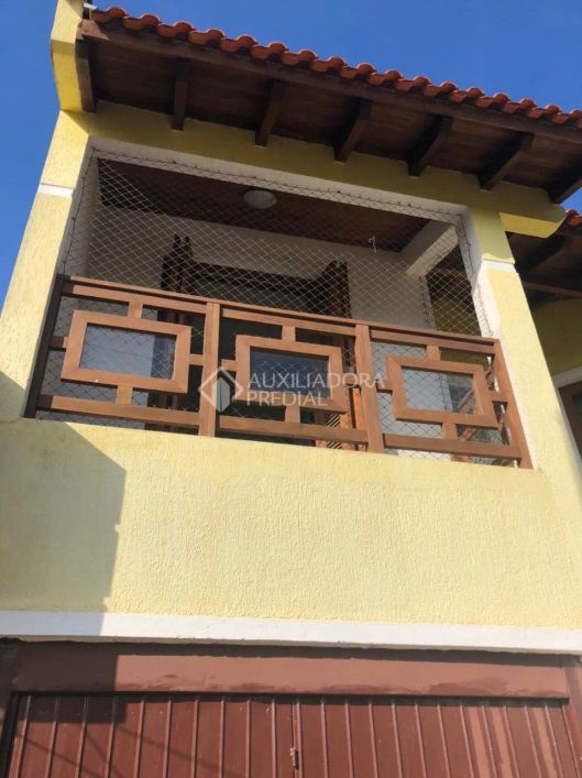Sobrado com 3 dormitórios sendo 1 suíte em Gravataí.