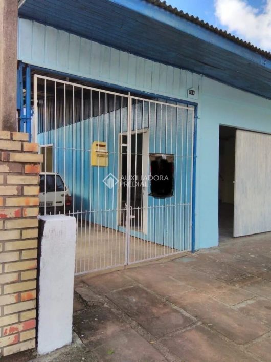 CASA COM SALA COMERCIAL BAIRRO CRUZEIRO EM GRAVATAI