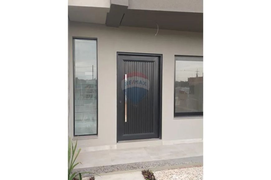 Casa de 3 quartos, em condomínio ao lado do centro, com infra.