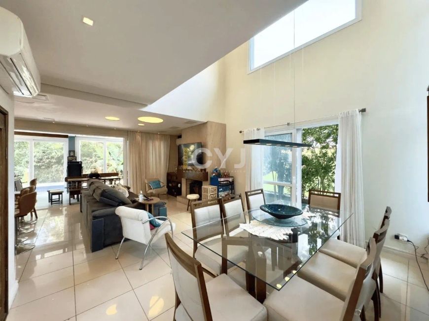 Casa 4 dormitórios com área gourmet e piscina em Gravataí