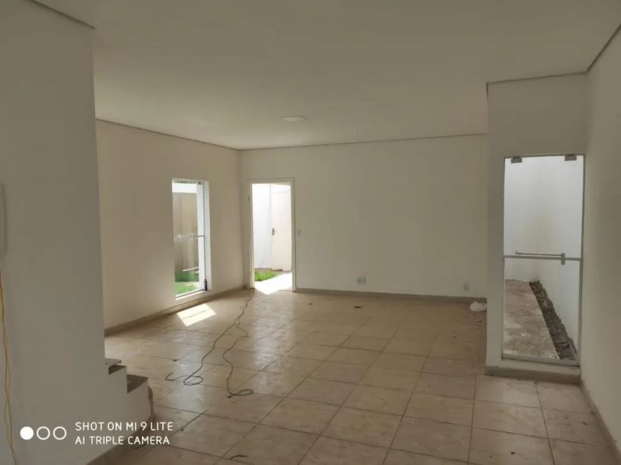 Sobrado no Bairro Vitória Régia - Várzea Grande