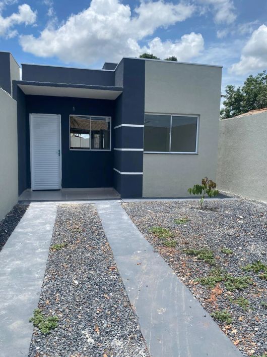 VENDO CASA COM 2 QUARTOS - SENDO 1 SUITE
