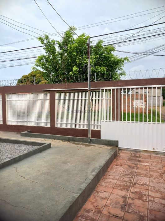 Vendo Linda Casa - 4 Quartos - 2 Suítes/ Banheira - Centro Sul de VG