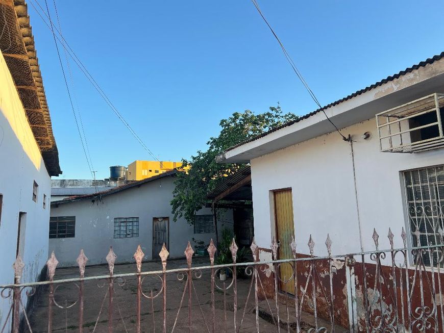 Galpão comercial, mas 1 casa nos fundo com escritório