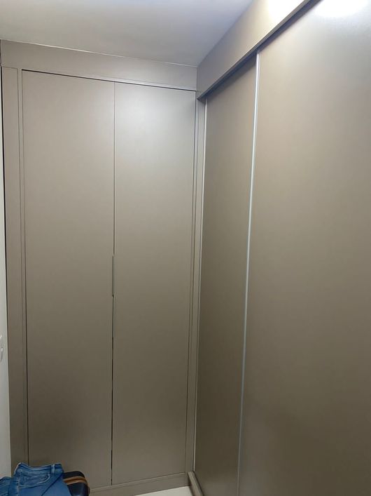 Casa de condomínio térrea possui 100 metros quadrados com 2 quartos