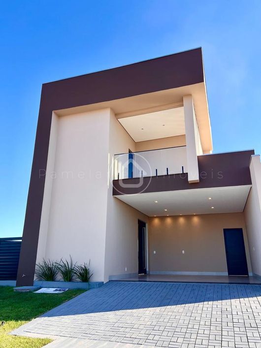 CASA EM CONDOMINIO