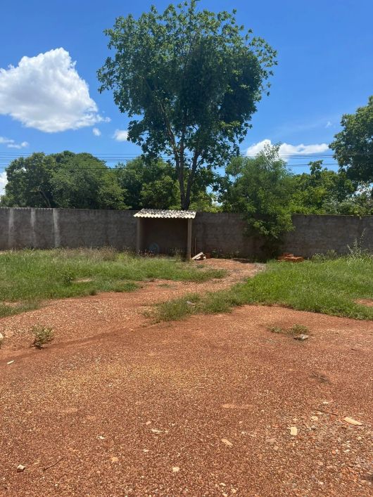 Terreno medindo 1600 M² na região do capão do pequi na av principal