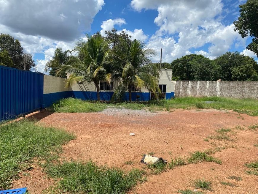 Terreno medindo 1600 M² na região do capão do pequi na av principal