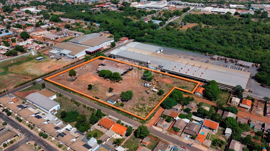 Galpão comercial à venda, próximo a Av. Governador Júlio Campos