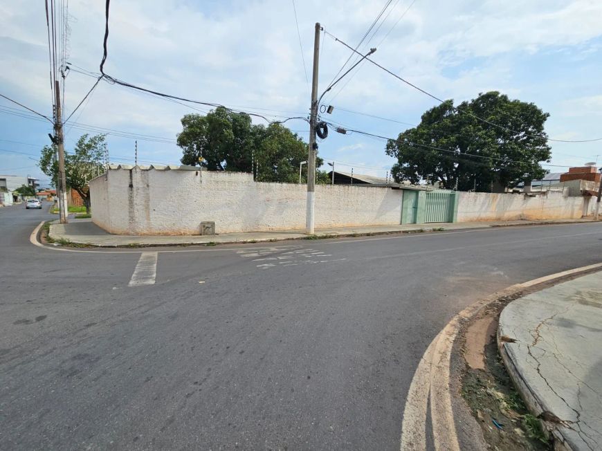 Imóvel para venda tem 307 metros quadrados com 3 quartos em Centro-Norte - Várzea Grande - MT