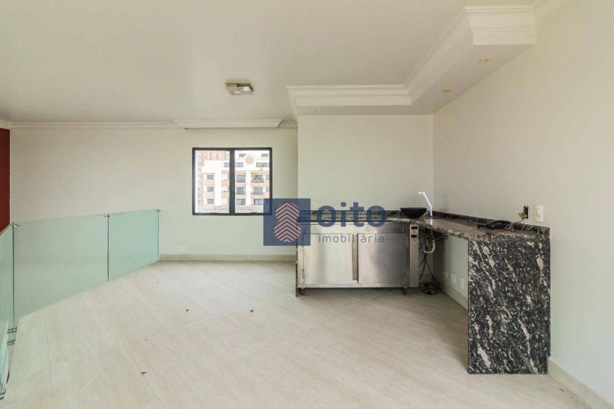 Cobertura com planta bem funcional e vista para o cobiçado bairro Perdizes