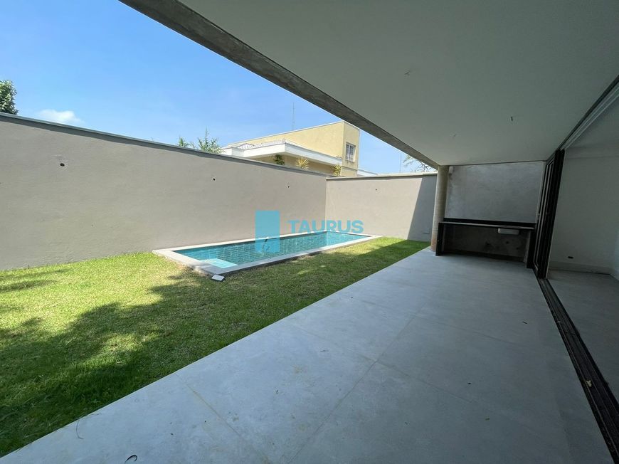 Casa de condomínio á venda , 4 suítes , 4 vagas , piscina no quintal , 450 m² , Santo Amaro.