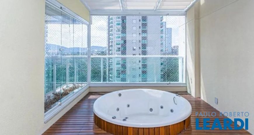 APARTAMENTO - ALPHAVILLE - SP