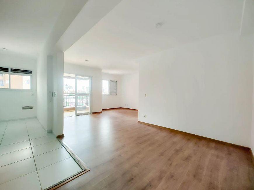 Apartamento à venda na Avenida Sebastião Davino dos Reis, Jardim Tupanci, Barueri - SP