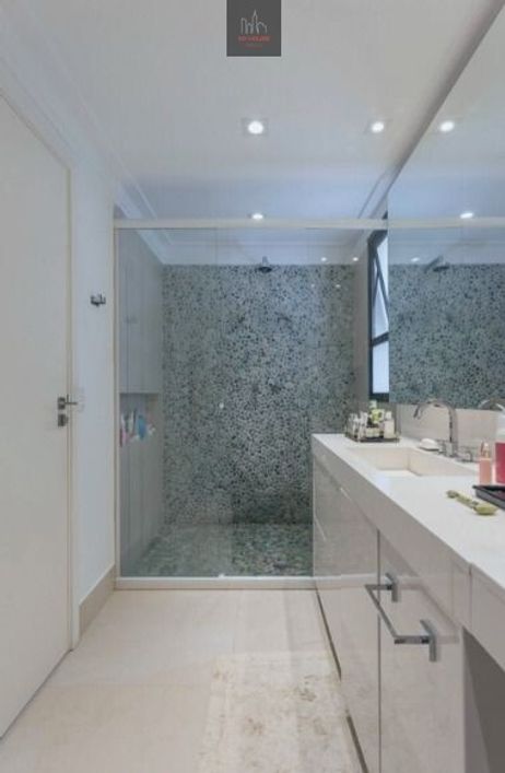Apartamento com 2 suítes à venda, 217 m² próximo à Avenida Sumaré