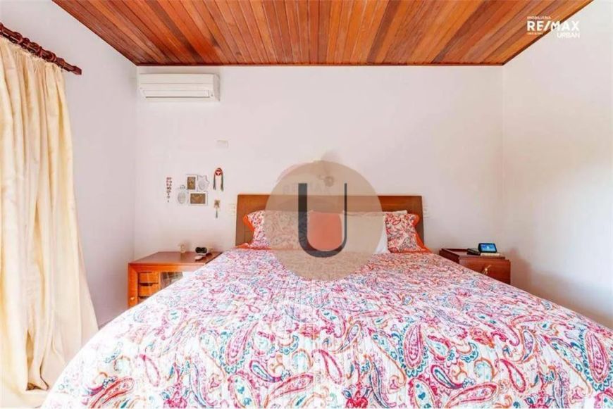 Casa com 4 Suítes e piscina em Aldeia da Serra!