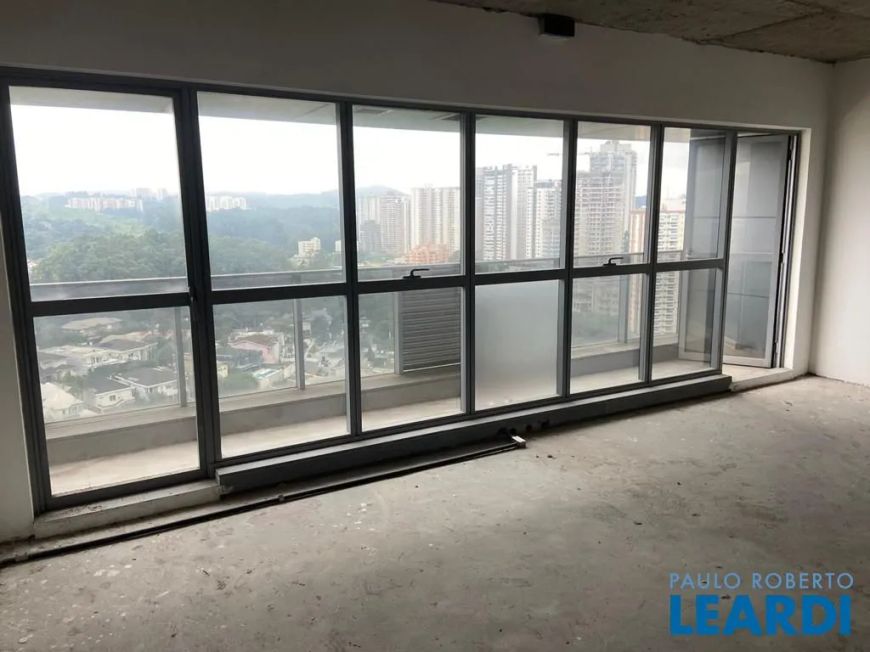 CONJ. COMERCIAL - TAMBORÉ - SP