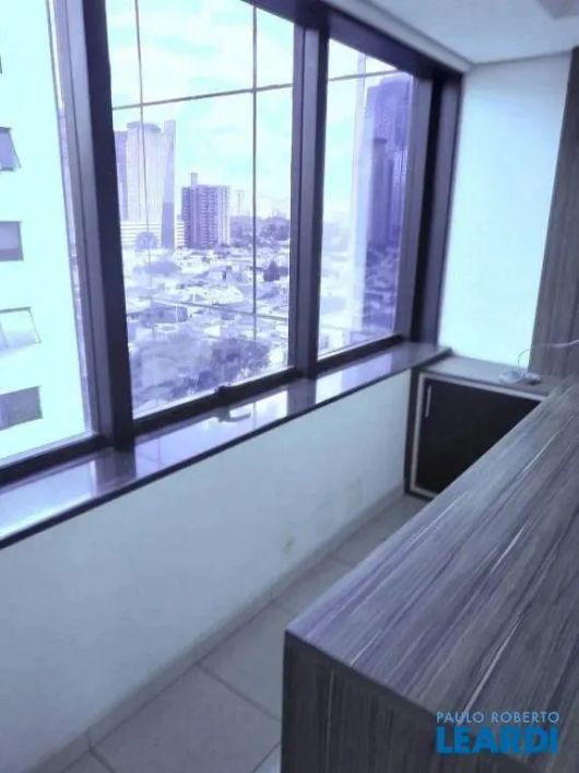 CONJ. COMERCIAL - ALPHAVILLE - SP