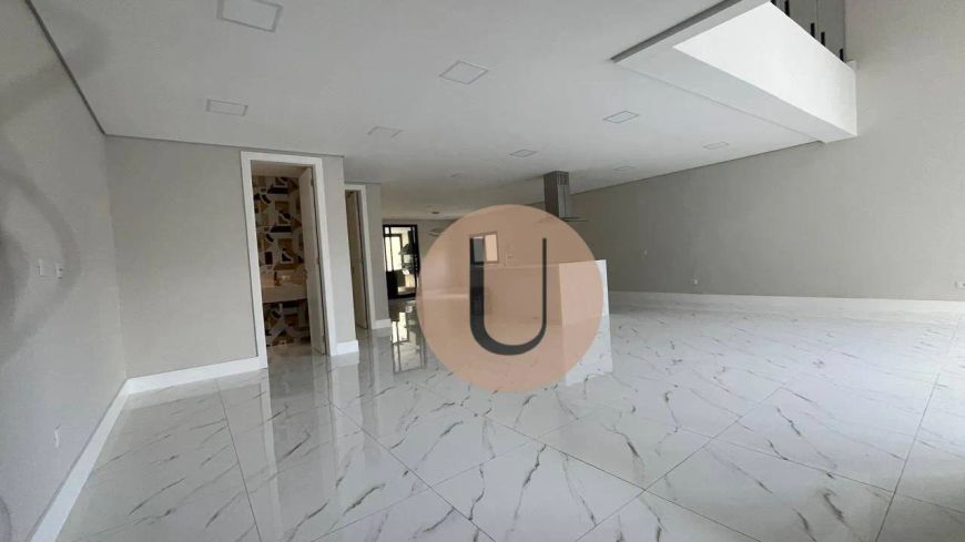 Casa Nova com 3 suítes e piscina em Aldeia da Serra!