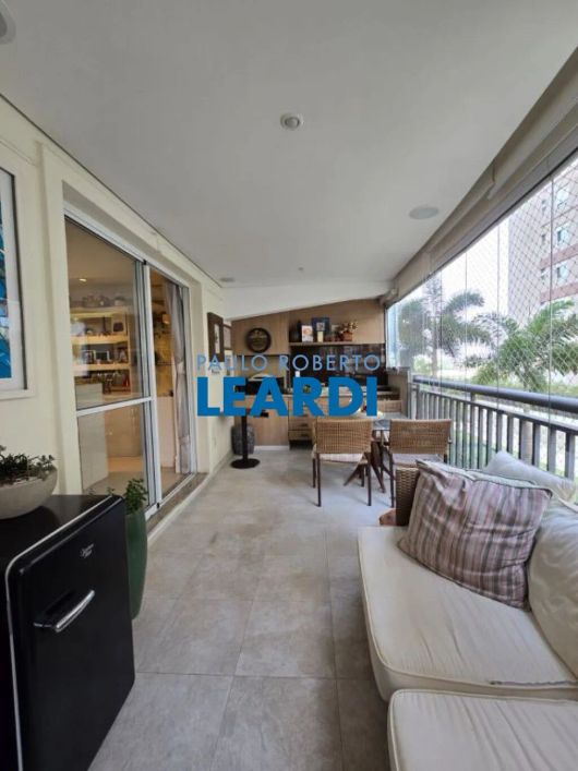 APARTAMENTO - ALPHAVILLE - SP