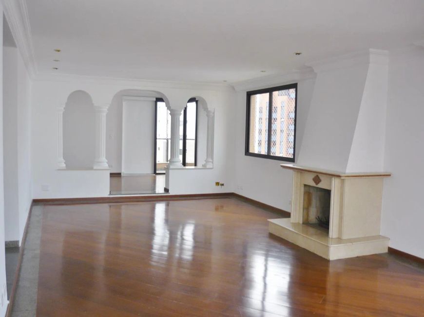 Amplo Apartamento alto padrão com 4 dormitórios, 250 m² em Moema